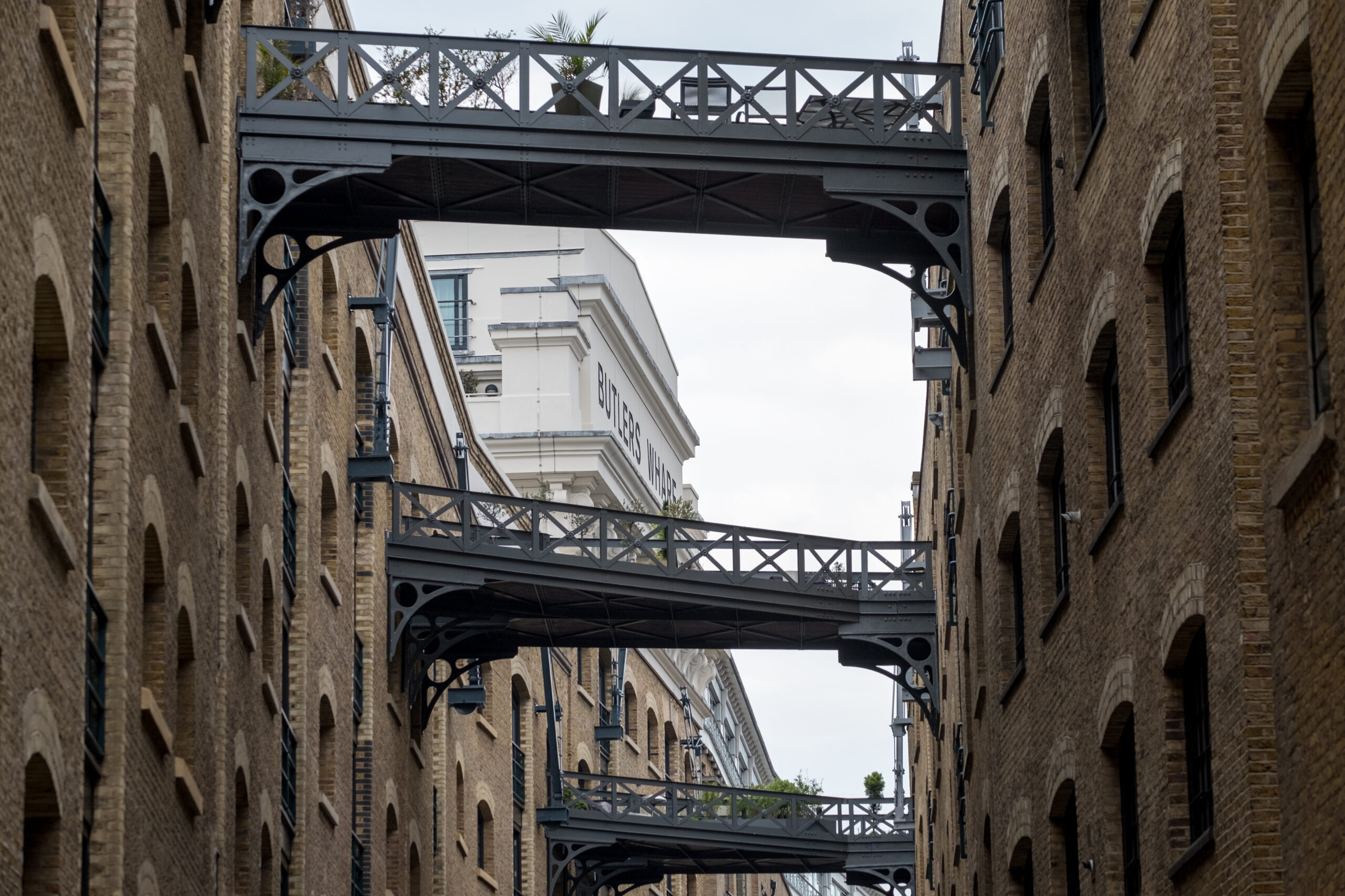 londonuk-april2018-closeupofhistoricrenovatedbutlers